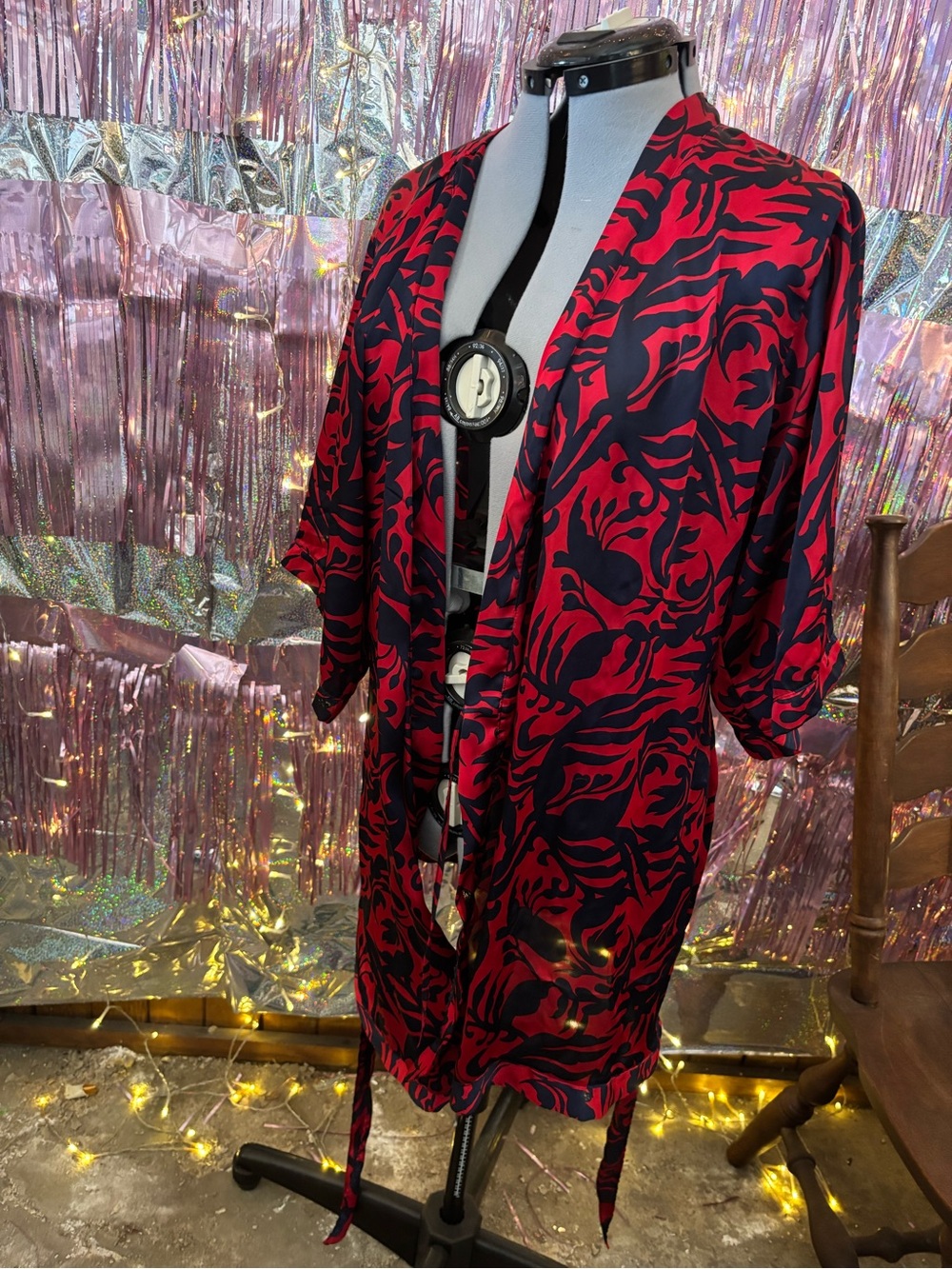 Vintage Satin Robe with Tie Waist - Picture 4 of 7